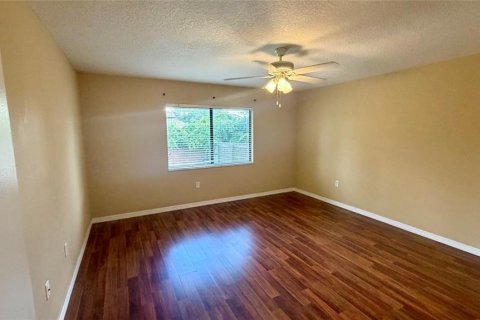 Villa ou maison à louer à Apopka, Floride: 3 chambres, 170.48 m2 № 2100085 - photo 13