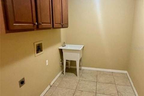Villa ou maison à louer à Apopka, Floride: 3 chambres, 170.48 m2 № 2100085 - photo 22
