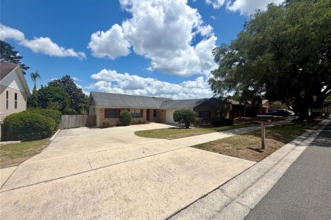 Villa ou maison à Apopka, Floride 3 chambres, 170.48 m2 № 2100085