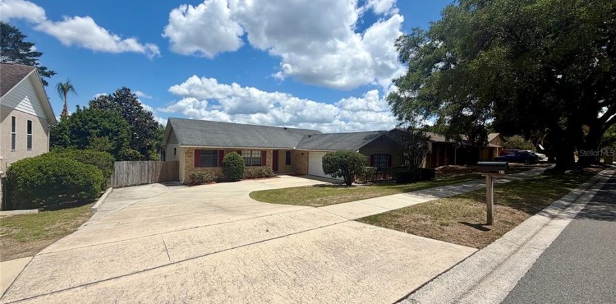 Villa ou maison à Apopka, Floride 3 chambres, 170.48 m2 № 2100085