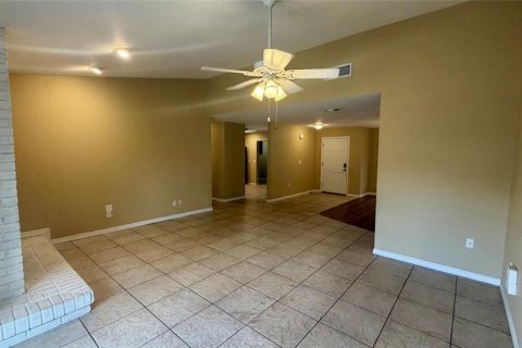 Villa ou maison à louer à Apopka, Floride: 3 chambres, 170.48 m2 № 2100085 - photo 7