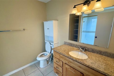 Villa ou maison à louer à Apopka, Floride: 3 chambres, 170.48 m2 № 2100085 - photo 15