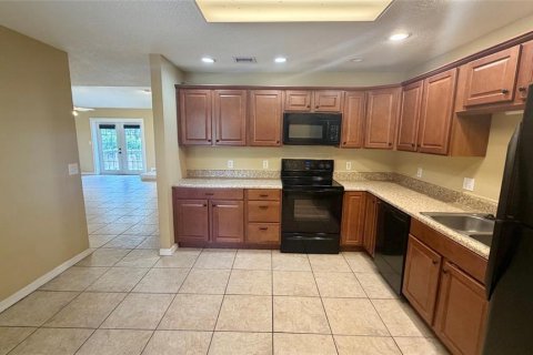 Villa ou maison à louer à Apopka, Floride: 3 chambres, 170.48 m2 № 2100085 - photo 12