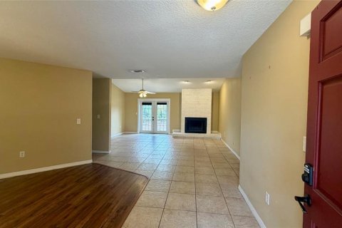 Villa ou maison à louer à Apopka, Floride: 3 chambres, 170.48 m2 № 2100085 - photo 9