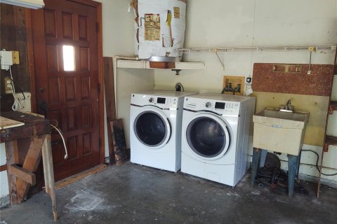 House in New Port Richey, Florida 2 bedrooms, 150.69 sq.m. № 1850270 - photo 12