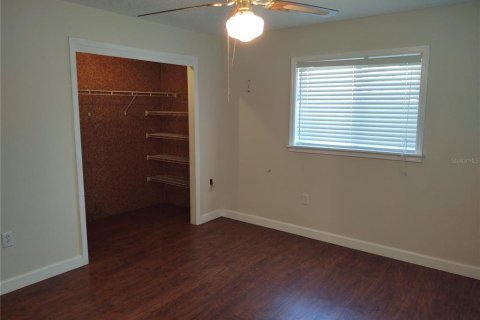 House in New Port Richey, Florida 2 bedrooms, 150.69 sq.m. № 1850270 - photo 10