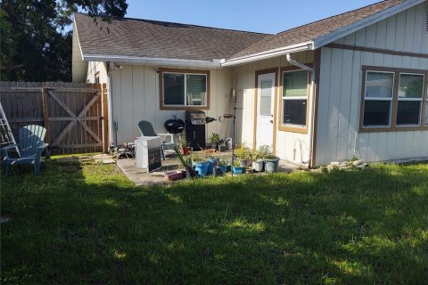 House in New Port Richey, Florida 2 bedrooms, 150.69 sq.m. № 1850270 - photo 15