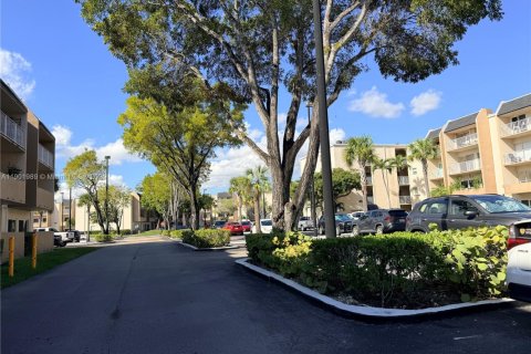 Condominio en alquiler en Miami, Florida, 1 dormitorio, 66.43 m2 № 1953714 - foto 16
