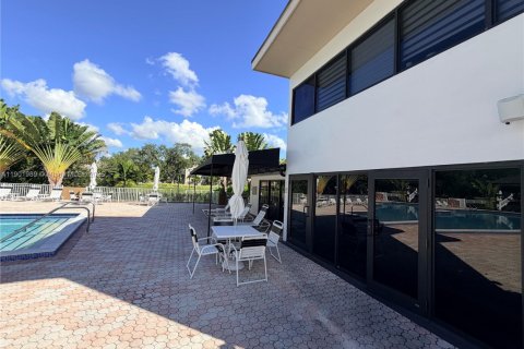 Condominio en alquiler en Miami, Florida, 1 dormitorio, 66.43 m2 № 1953714 - foto 22