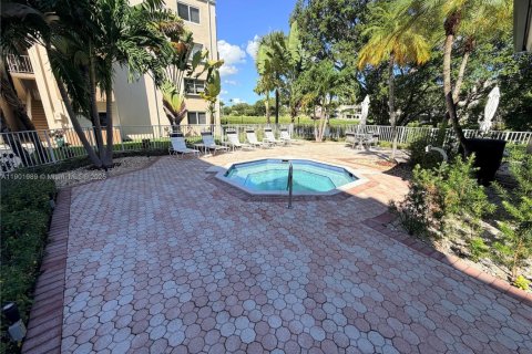 Condominio en alquiler en Miami, Florida, 1 dormitorio, 66.43 m2 № 1953714 - foto 28