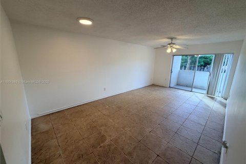 Condominio en alquiler en Miami, Florida, 1 dormitorio, 66.43 m2 № 1953714 - foto 14