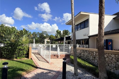 Condominio en alquiler en Miami, Florida, 1 dormitorio, 66.43 m2 № 1953714 - foto 19