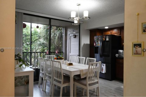 Condo in Miami, Florida, 3 bedrooms  № 1999056 - photo 5