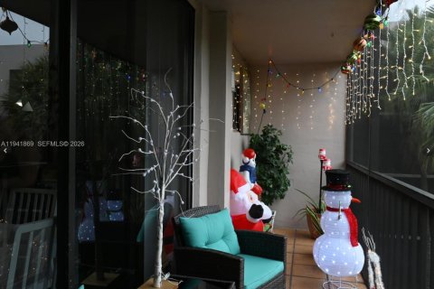 Condo in Miami, Florida, 3 bedrooms  № 1999056 - photo 4