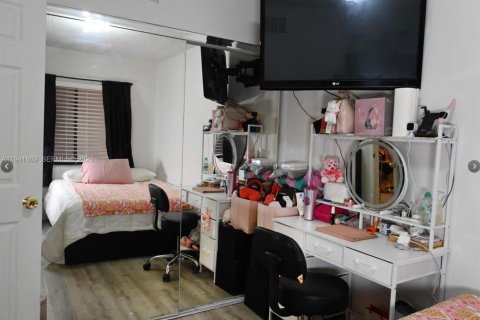 Condo in Miami, Florida, 3 bedrooms  № 1999056 - photo 8