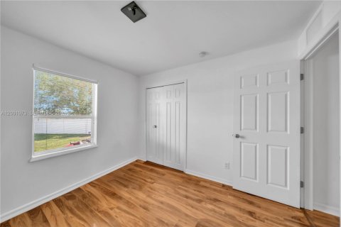 Casa en venta en Cape Coral, Florida, 3 dormitorios, 144.56 m2 № 2170210 - foto 19