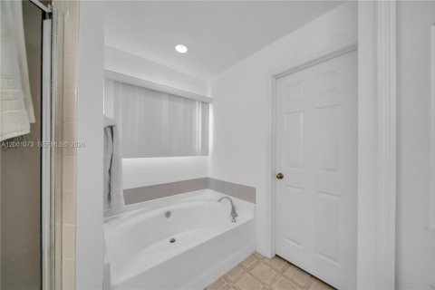 Casa en venta en Cape Coral, Florida, 3 dormitorios, 144.56 m2 № 2170210 - foto 25