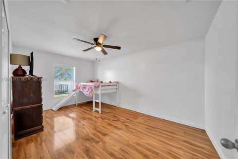 Casa en venta en Cape Coral, Florida, 3 dormitorios, 144.56 m2 № 2170210 - foto 20
