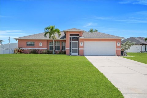 Casa en Cape Coral, Florida 3 dormitorios, 144.56 m2 № 2170210