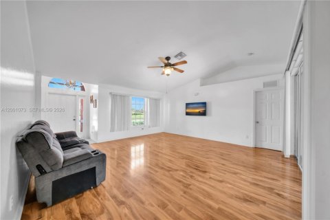 Casa en venta en Cape Coral, Florida, 3 dormitorios, 144.56 m2 № 2170210 - foto 8