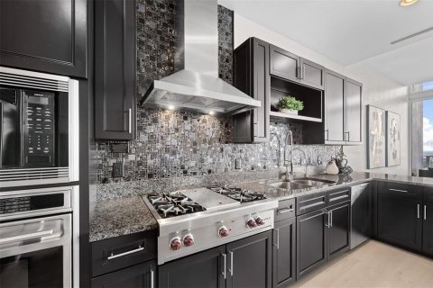 Condo in Orlando, Florida, 3 bedrooms  № 2360445 - photo 17