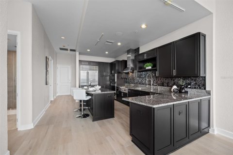 Condo in Orlando, Florida, 3 bedrooms  № 2360445 - photo 19