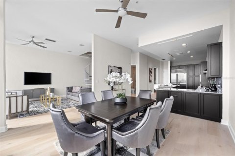 Condo in Orlando, Florida, 3 bedrooms  № 2360445 - photo 14