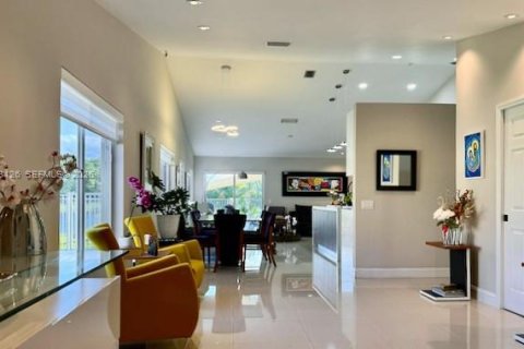 House in Weston, Florida 3 bedrooms, 143.26 sq.m. № 2003575 - photo 3