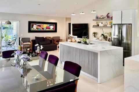 House in Weston, Florida 3 bedrooms, 143.26 sq.m. № 2003575 - photo 4