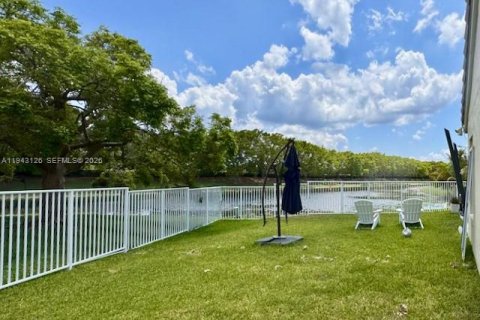 House in Weston, Florida 3 bedrooms, 143.26 sq.m. № 2003575 - photo 12