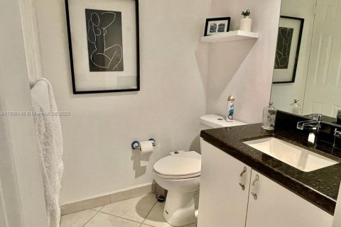Снять в аренду кондоминиум в Халландейл-Бич, Флорида 1 спальня, 83.24м2, № 1950392 - фото 7