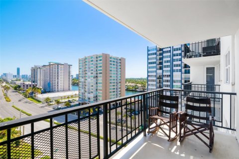 Condominio en venta en Hollywood, Florida, 2 dormitorios, 128.21 m2 № 1958015 - foto 24