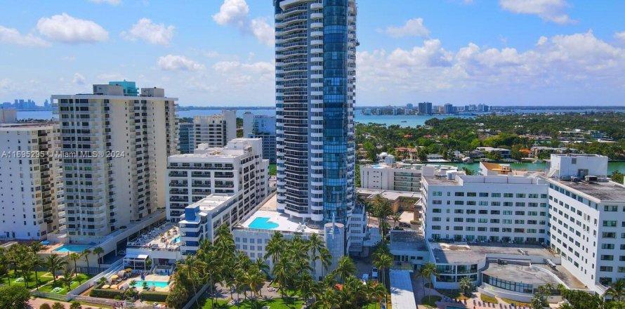 Condo in Miami Beach, Florida, 3 bedrooms № 1862414