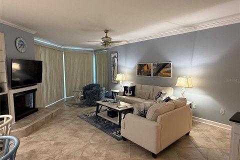 Condo in Tierra Verde, Florida, 2 bedrooms  № 1918742 - photo 10