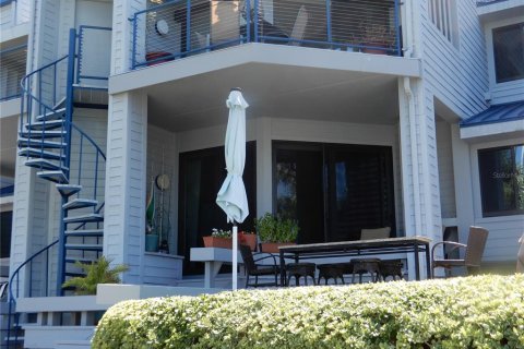 Condo in Tierra Verde, Florida, 2 bedrooms  № 1918742 - photo 7