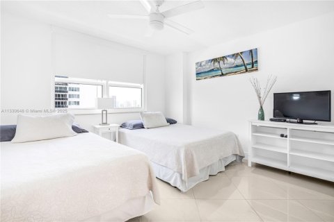 Copropriété à louer à Hallandale Beach, Floride: 2 chambres, 92.9 m2 № 1937456 - photo 8