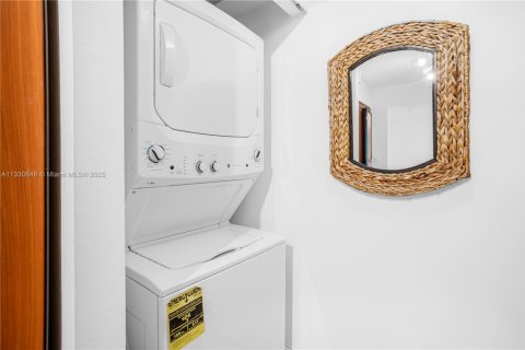 Copropriété à louer à Hallandale Beach, Floride: 2 chambres, 92.9 m2 № 1937456 - photo 3