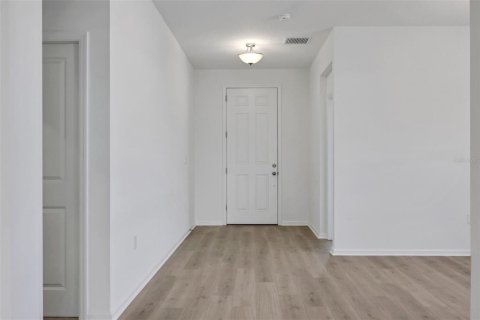 Villa ou maison à vendre à DeLand, Floride: 4 chambres, 196.02 m2 № 1893669 - photo 4