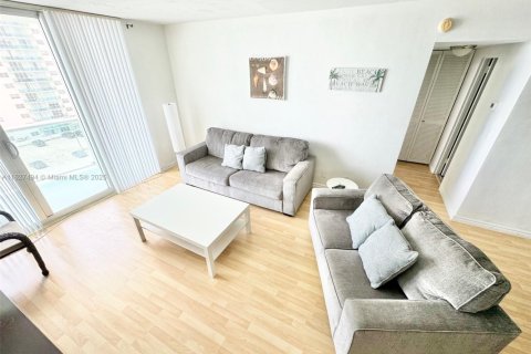 Condominio en alquiler en Hollywood, Florida, 1 dormitorio, 81.2 m2 № 1978602 - foto 5