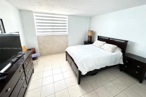 Condominio en alquiler en Hollywood, Florida, 1 dormitorio, 81.2 m2 № 1978602 - foto 6