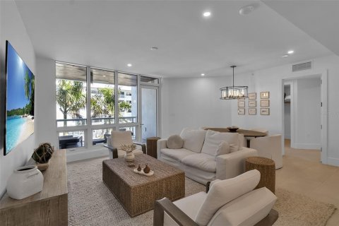 Condo in Sarasota, Florida, 2 bedrooms № 2113126 - photo 4