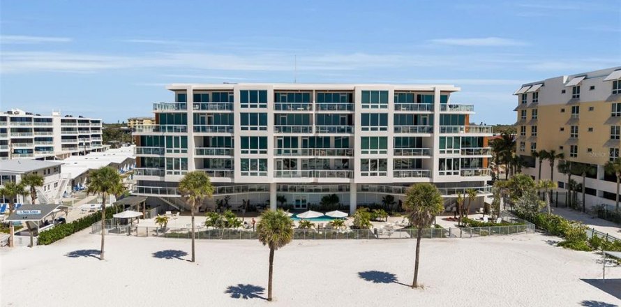 Condo in Sarasota, Florida, 2 bedrooms № 2113126