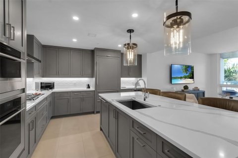 Condo in Sarasota, Florida, 2 bedrooms № 2113126 - photo 14