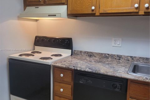 Купить кондоминиум в Лодерхилл, Флорида 1 спальня, 74.32м2, № 1940221 - фото 7