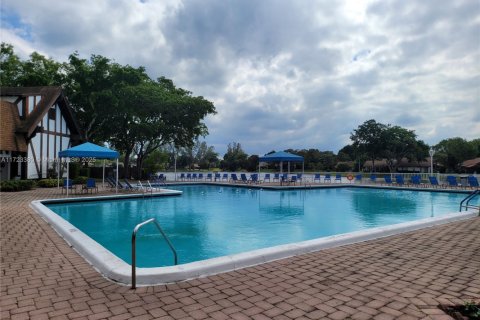 Купить кондоминиум в Лодерхилл, Флорида 1 спальня, 74.32м2, № 1940221 - фото 24