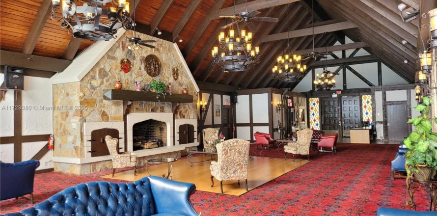 Кондоминиум с 1 спальней в Лодерхилл, Флорида № 1940221