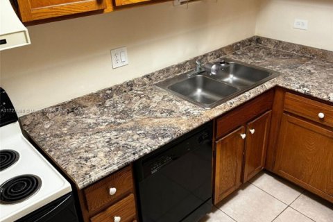 Купить кондоминиум в Лодерхилл, Флорида 1 спальня, 74.32м2, № 1940221 - фото 8