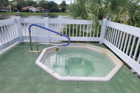 Купить кондоминиум в Лодерхилл, Флорида 1 спальня, 74.32м2, № 1940221 - фото 25