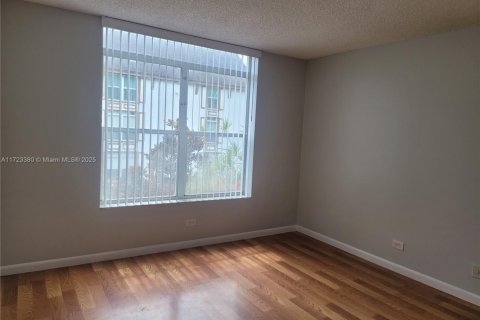 Купить кондоминиум в Лодерхилл, Флорида 1 спальня, 74.32м2, № 1940221 - фото 13