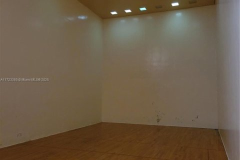 Купить кондоминиум в Лодерхилл, Флорида 1 спальня, 74.32м2, № 1940221 - фото 28